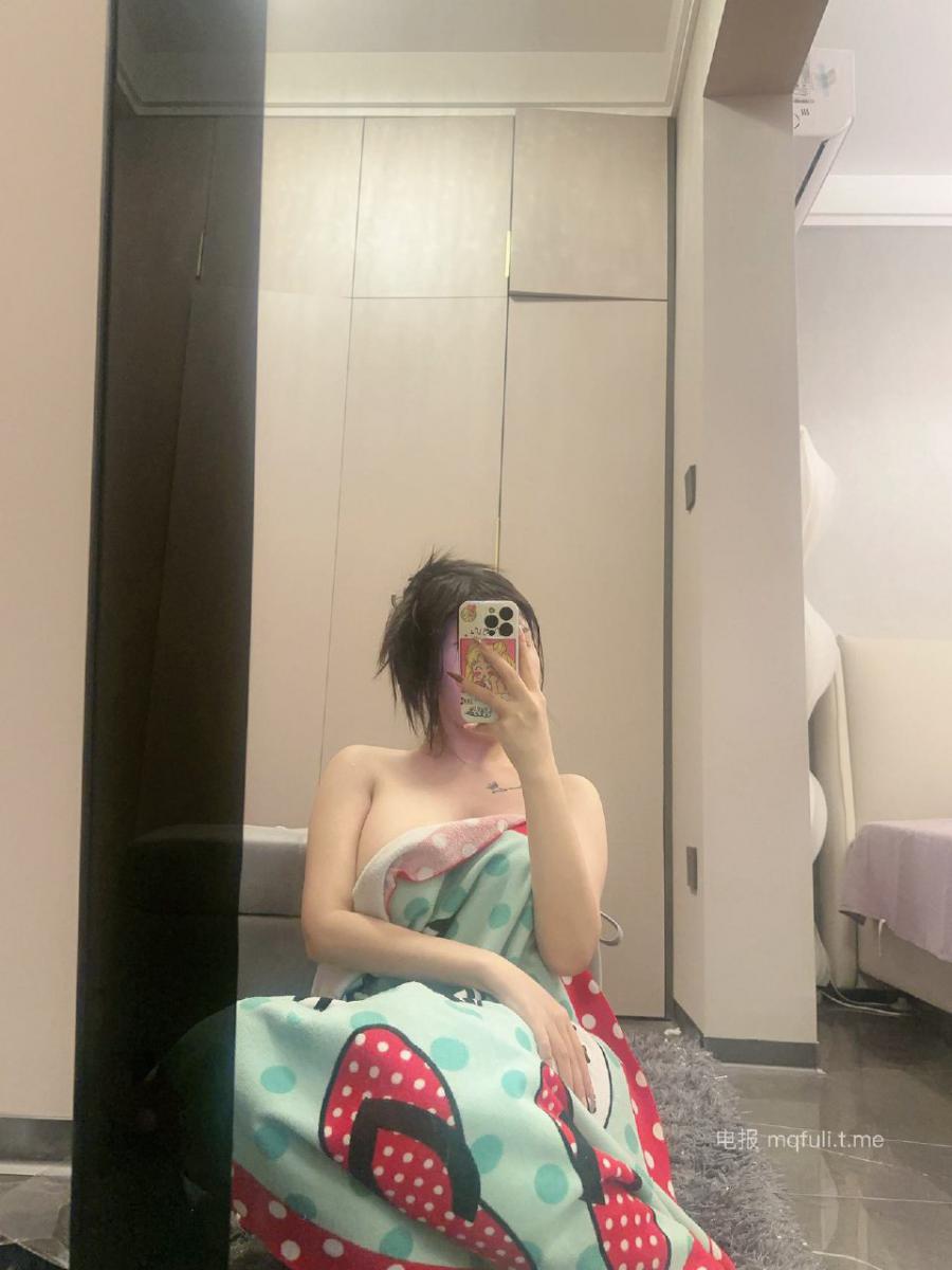 柯多多的小日子 2024-10-16 21:15:06 若隐若现就是要让你看完无法自拔