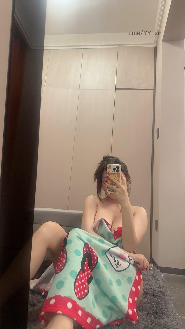 柯多多的小日子 2024-10-16 21:15:06 若隐若现就是要让你看完无法自拔