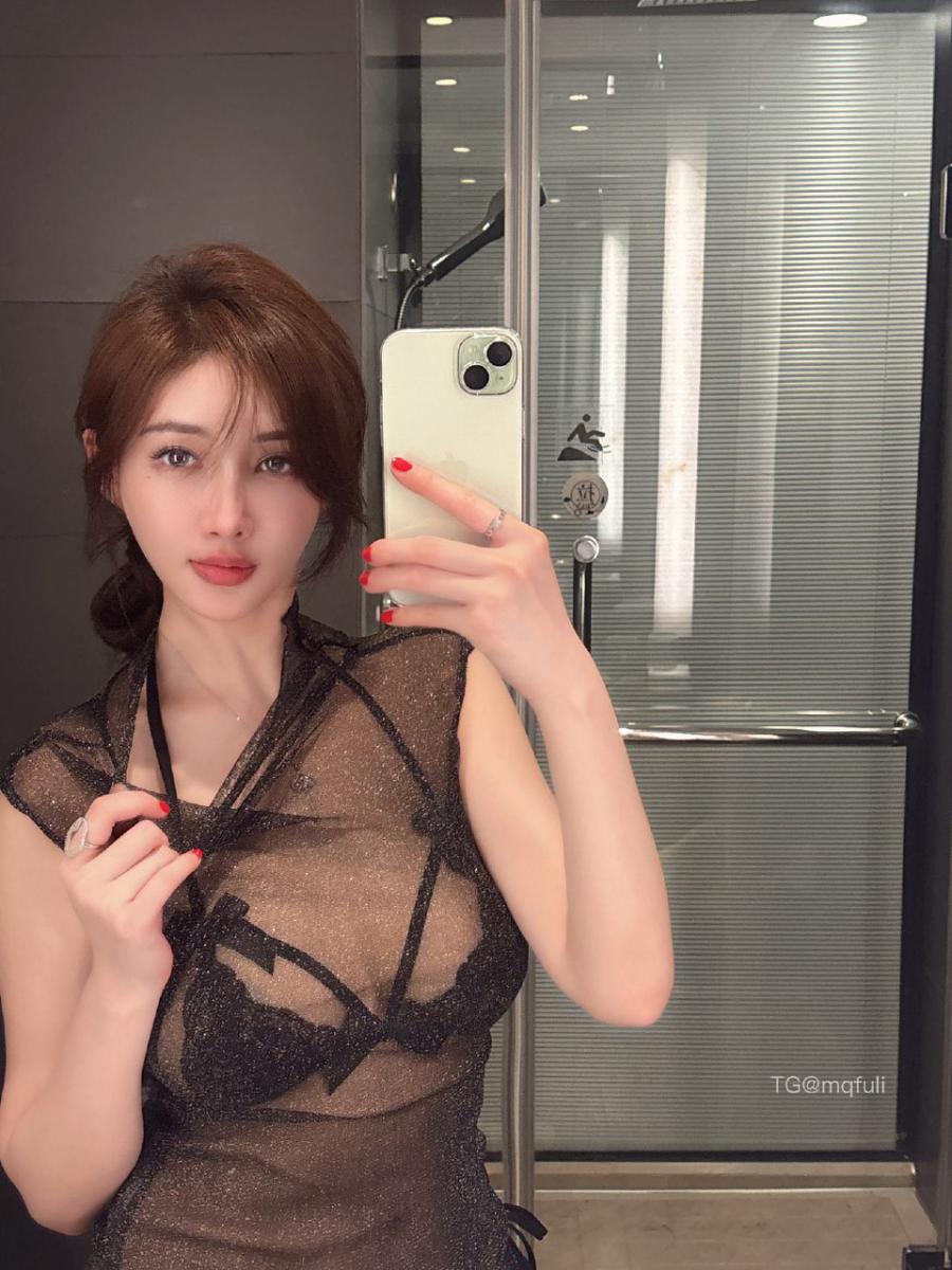 Carol周妍希 2024-10-06 14:02:17 黑色超透黑丝系列➕一根绳丁字