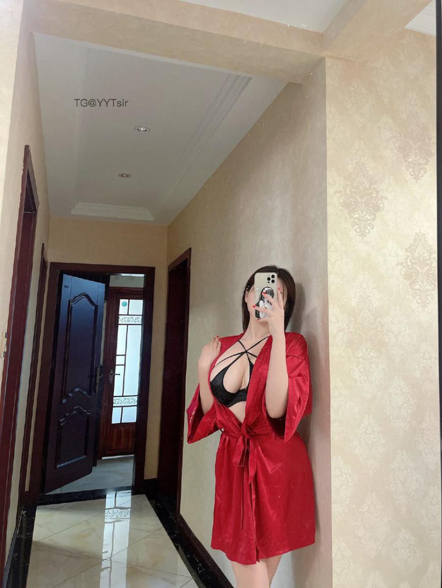 洋洋不是洋妞 2024-10-21 21:18:23 我想你应该会喜欢这个红色的睡衣