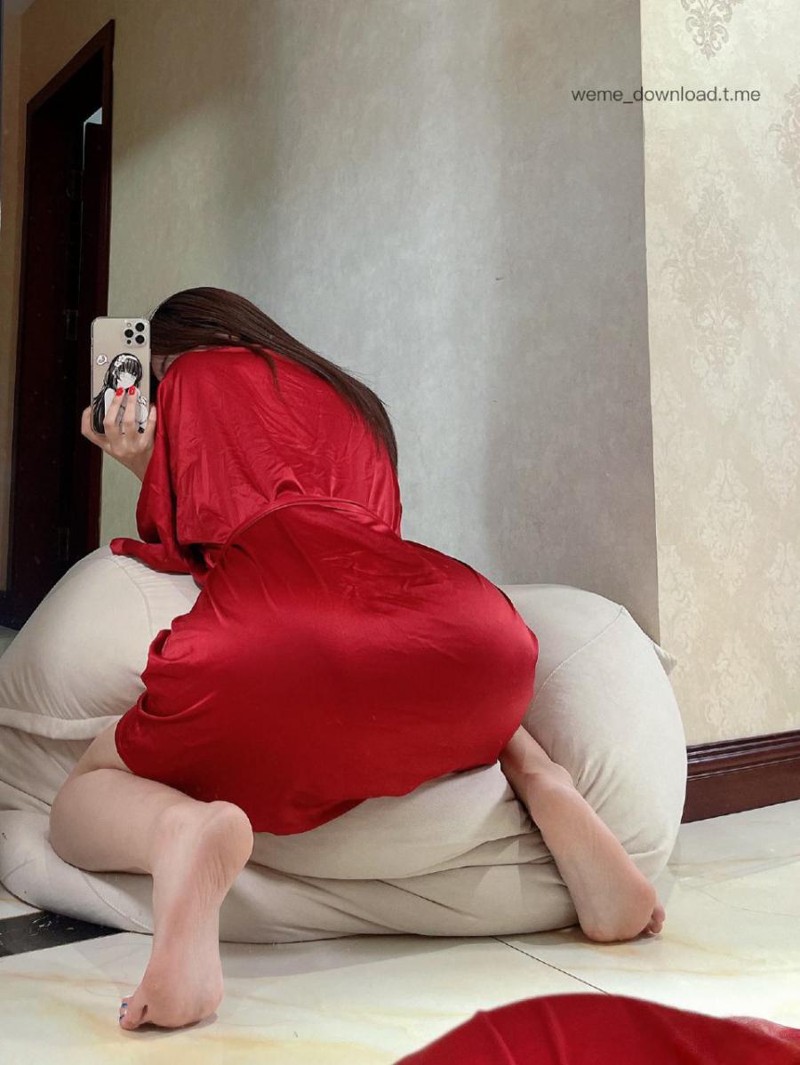 洋洋不是洋妞 2024-10-21 21:18:23 我想你应该会喜欢这个红色的睡衣