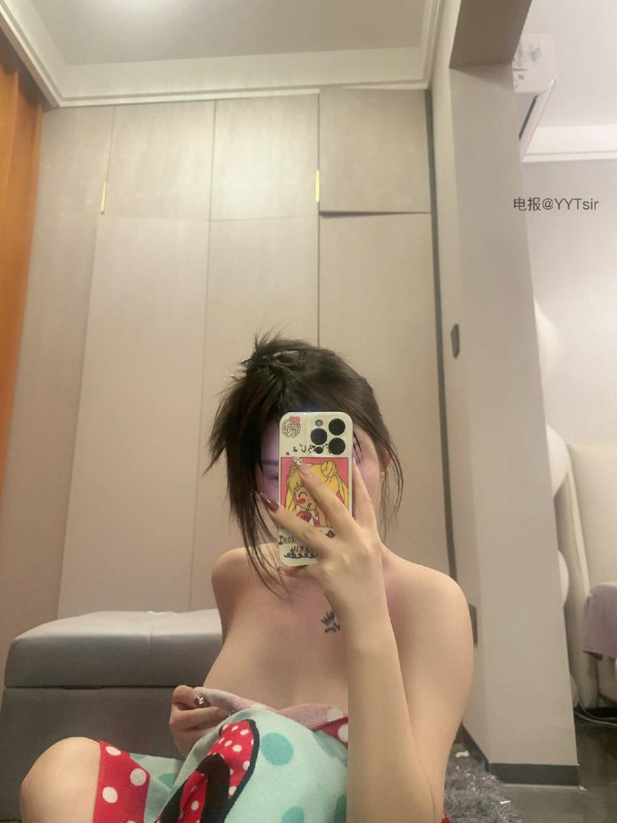 柯多多的小日子 2024-10-16 21:15:06 若隐若现就是要让你看完无法自拔