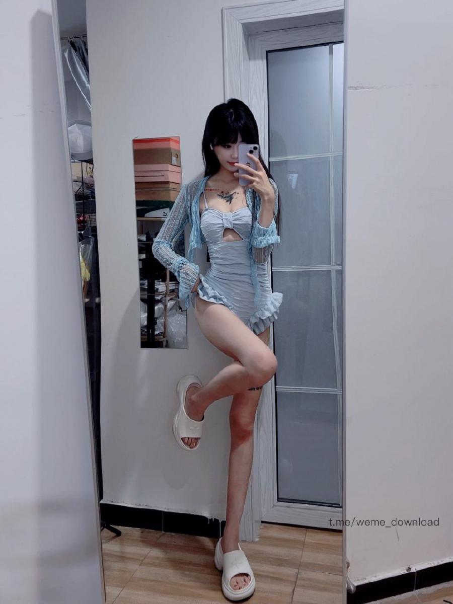 MarkoftheBody 2024-11-05 12:10:25 每天穿不同的衣服给你看