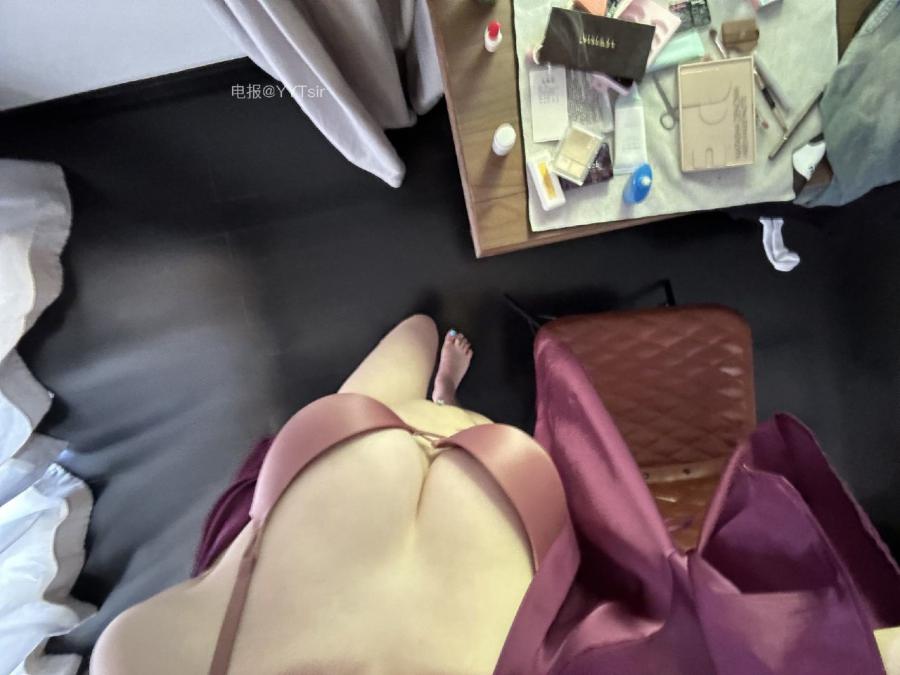 Maymay 2024-11-21 01:37:39 定制版三点式丁字👙➕维密大秀粉嫩胸衣