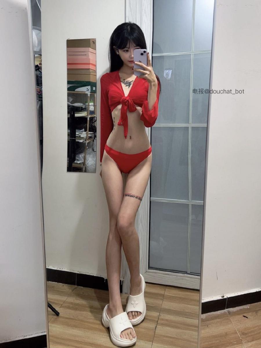 MarkoftheBody 2024-11-19 01:31:07 性感大红色比基尼👙