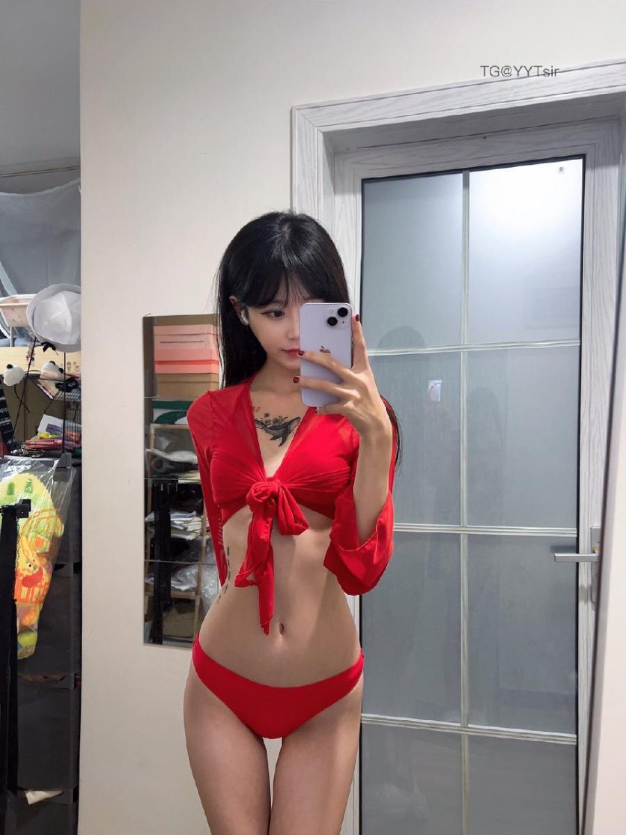 MarkoftheBody 2024-11-19 01:31:07 性感大红色比基尼👙