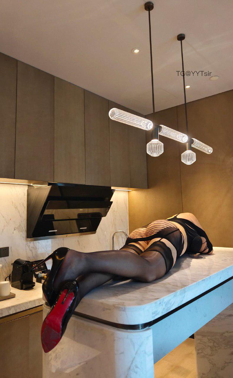 水蜜桃米米 2024-12-06 00:53:30 性感情趣丝袜网衣➕吊带丝 🌶️身材