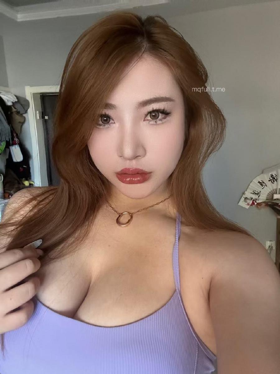 lelepigbaby 2024-12-08 21:16:32 时常讨厌自己圆圆的脸直到你说好可爱