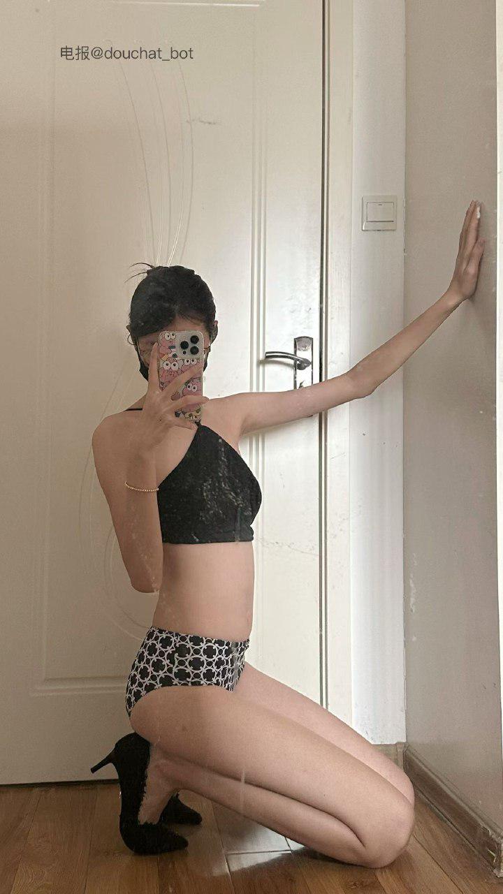 不爱穿shoes 2024-12-05 01:39:37 居家情趣小套装👙哥哥怎么能不心动