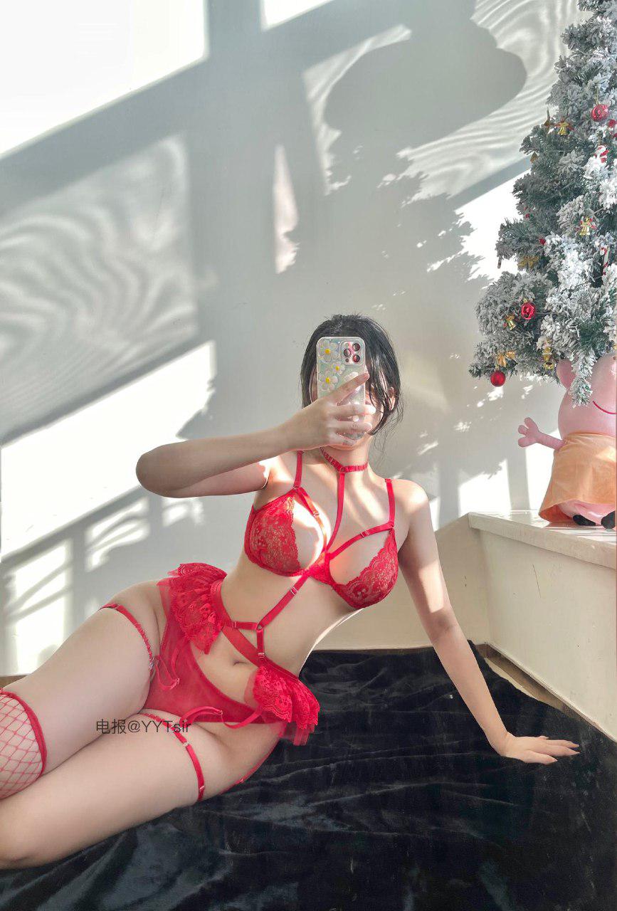 洋洋不是洋妞 2024-12-25 08:53:21 祝老板们圣诞节快乐，幸福安康哦！