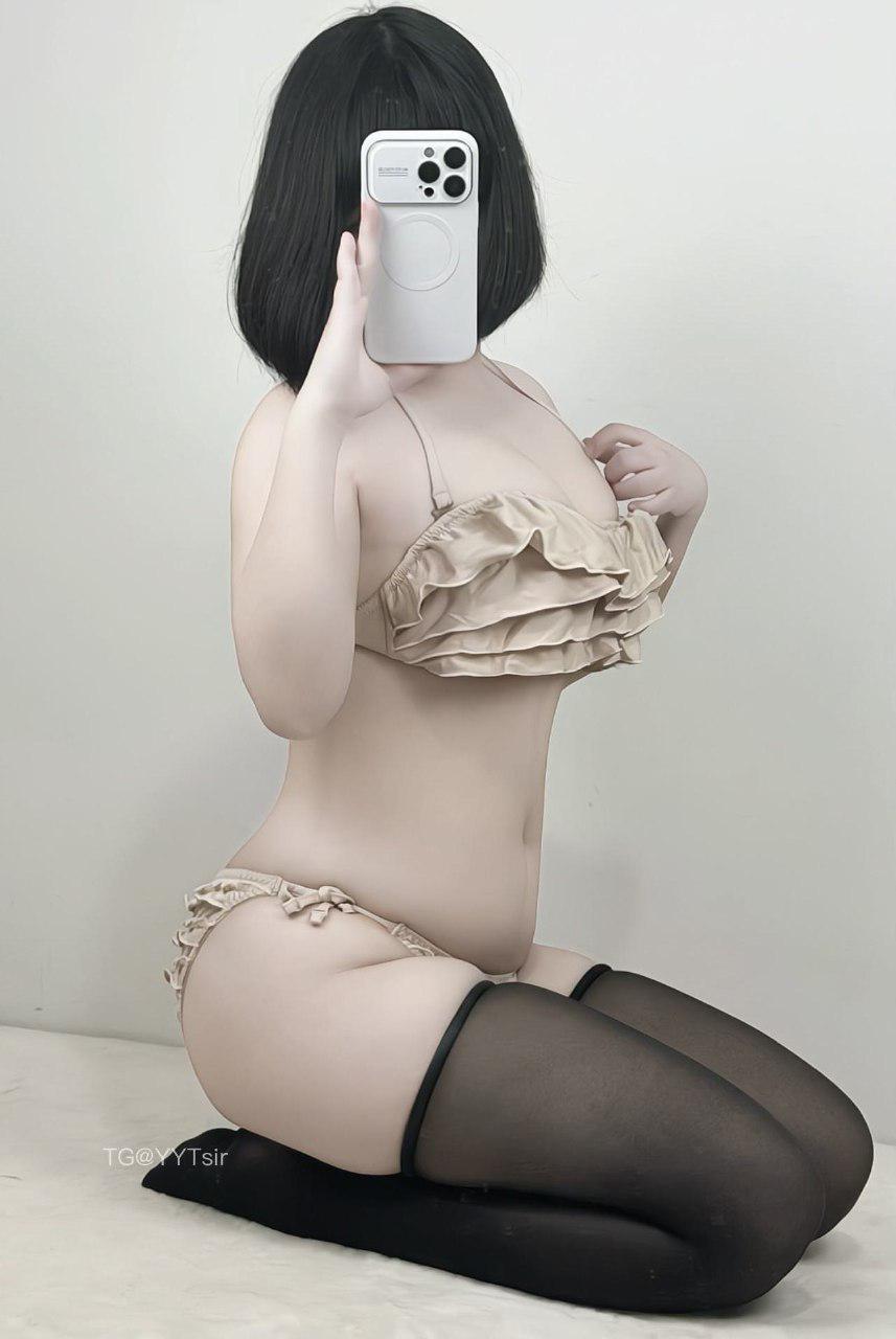 酷野 2025-01-19 20:06:05 云朵内搭➕黑色过膝袜