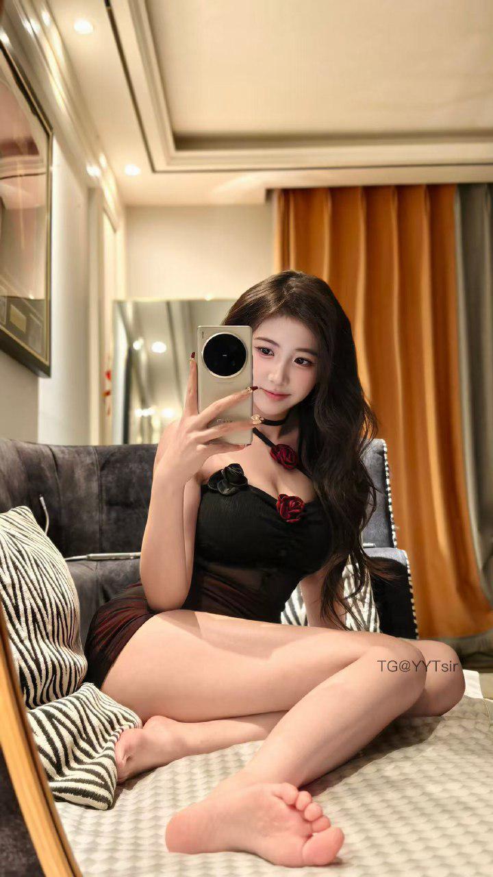 刘二萌 2025-02-10 21:38:39 玫瑰雾沙包臀裙👙简直无敌