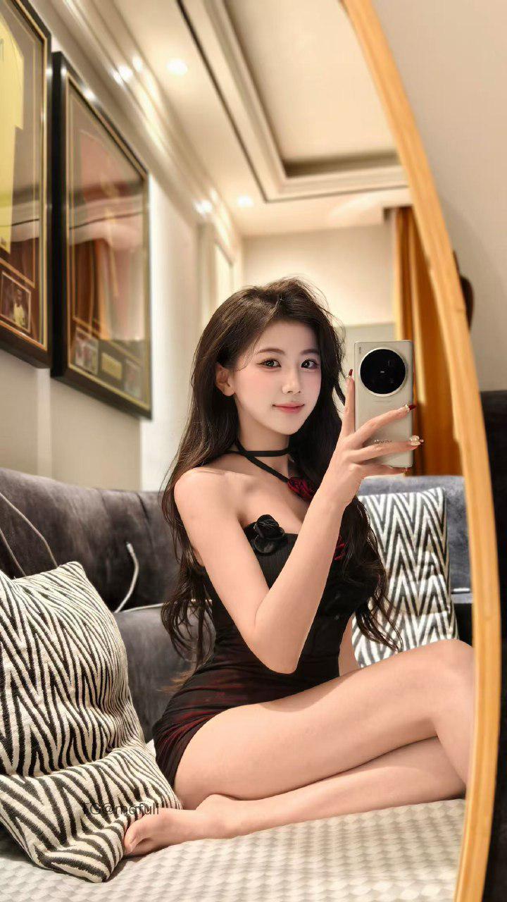 刘二萌 2025-02-10 21:38:39 玫瑰雾沙包臀裙👙简直无敌