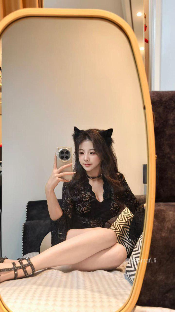 刘二萌 2025-02-10 21:56:18 黑色蕾丝性感情趣喜欢嘛