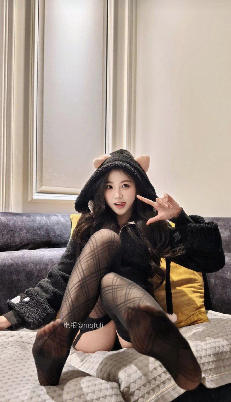 刘二萌 2025-02-01 15:14:25 黑丝连体⑧