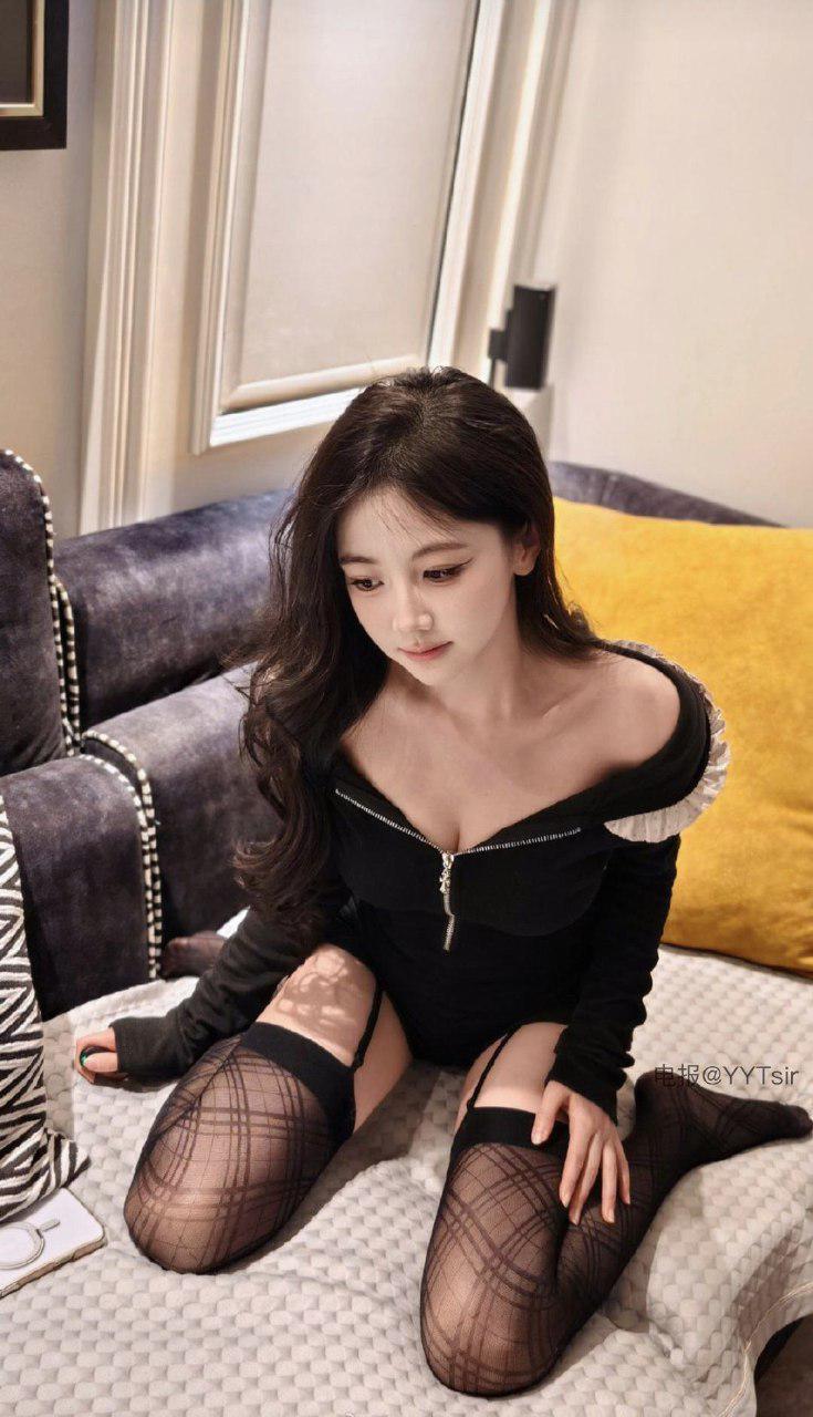 刘二萌 2025-02-01 15:14:25 黑丝连体⑧