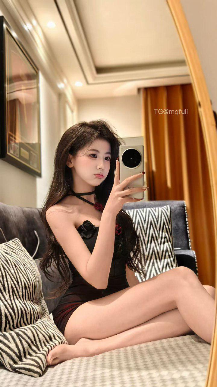 刘二萌 2025-02-10 21:38:39 玫瑰雾沙包臀裙👙简直无敌