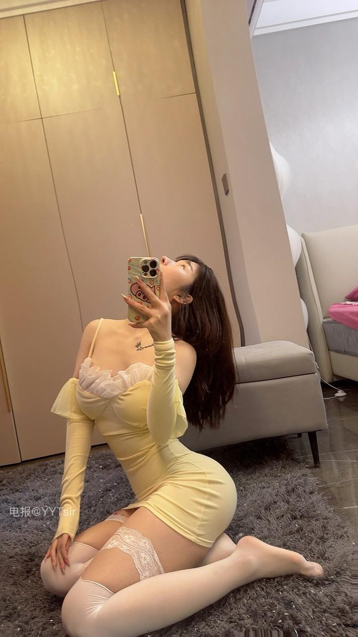 柯多多的小日子 2025-03-11 19:40:50 黄色的连衣裙 白色的丝丝