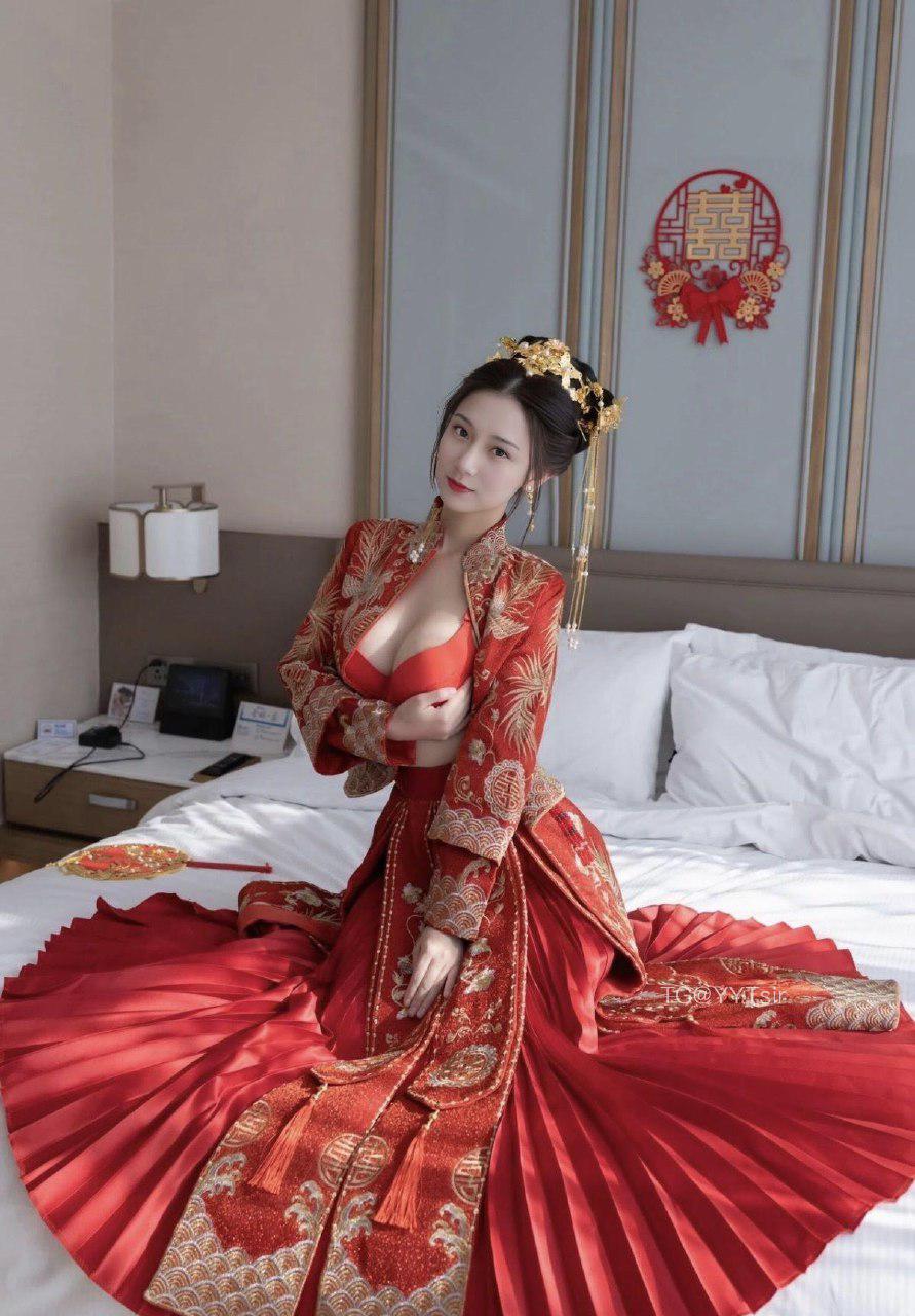 杨桃长大了 2025-03-24 00:00:35 今天是最美的新娘👰🏻‍♀️