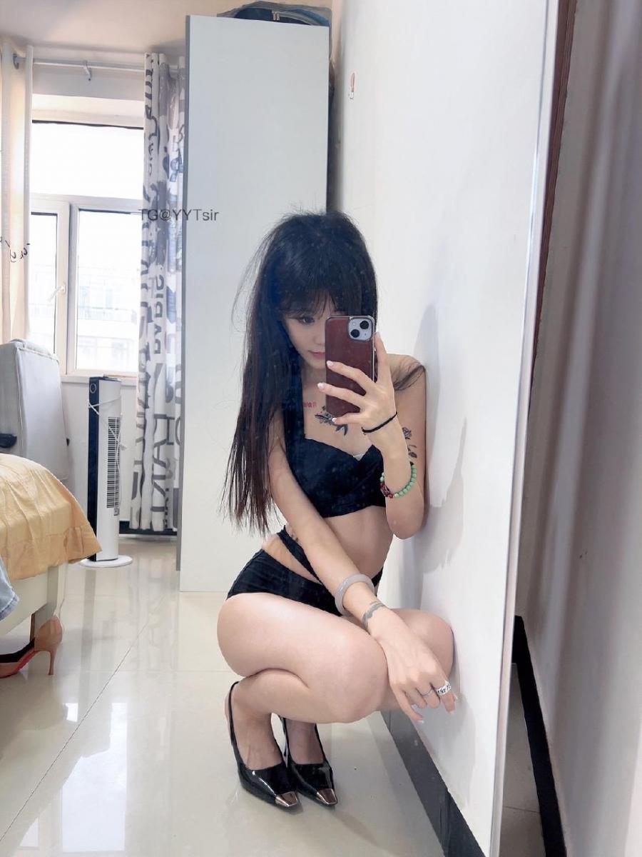 MarkoftheBody 2025-03-08 00:33:41 蜜大腿超you人🙈 黑色上内衣配