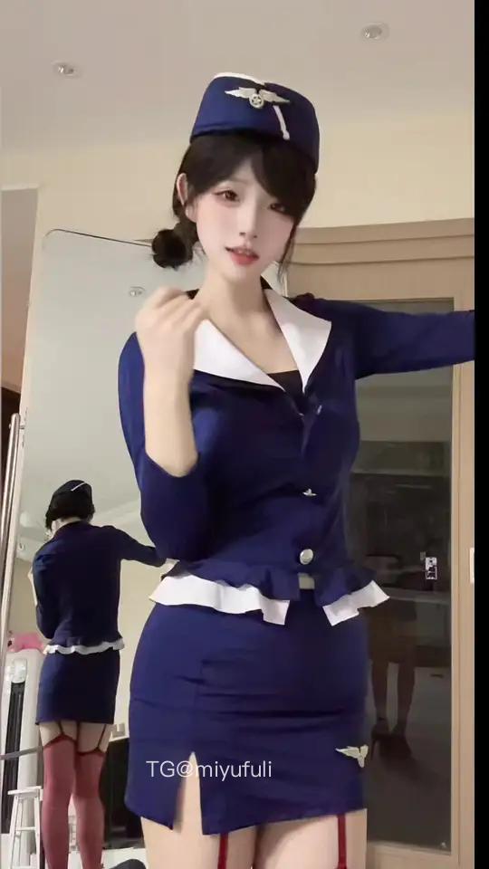 雪顶 2025-05-29 19:18:35 去看具体的夏天