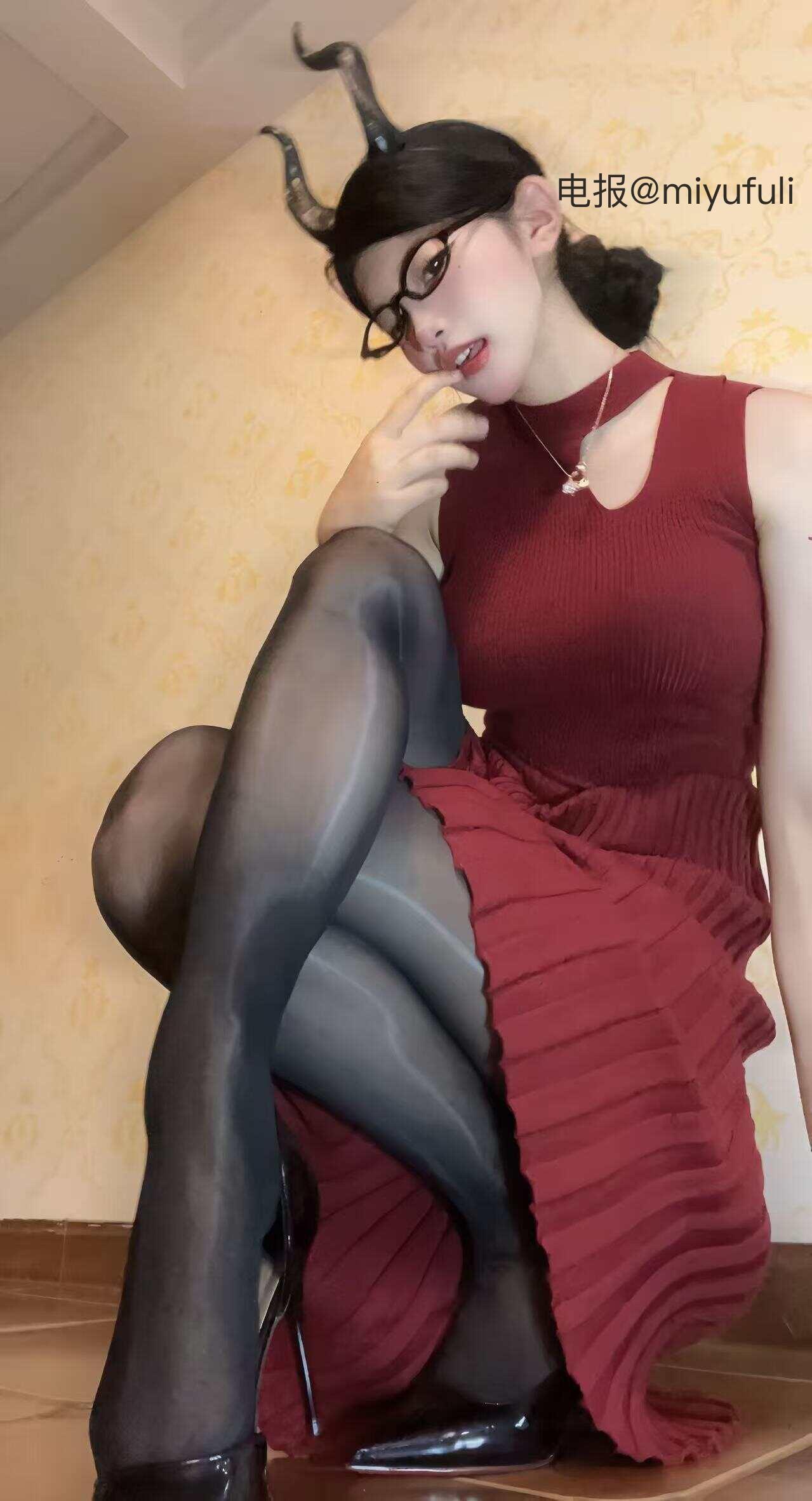 达咩酱 2025-05-27 19:56:35 喜欢吗 专门给你拍的👄