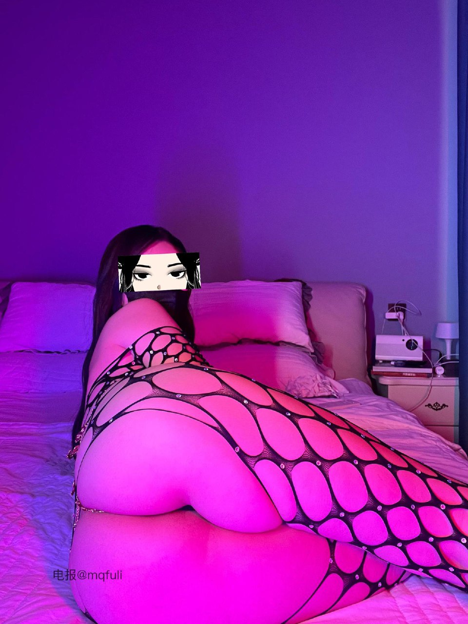 大美乐乐 2025-05-22 20:42:34 《大洞》丝 霓虹灯照射在🍑上