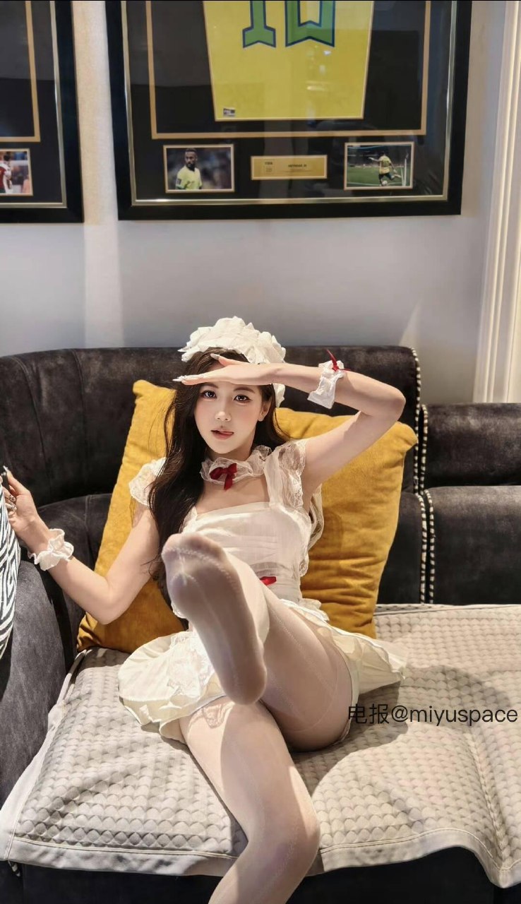 刘二萌 2025-05-27 10:58:20 封面越乖,内容越嗨😯