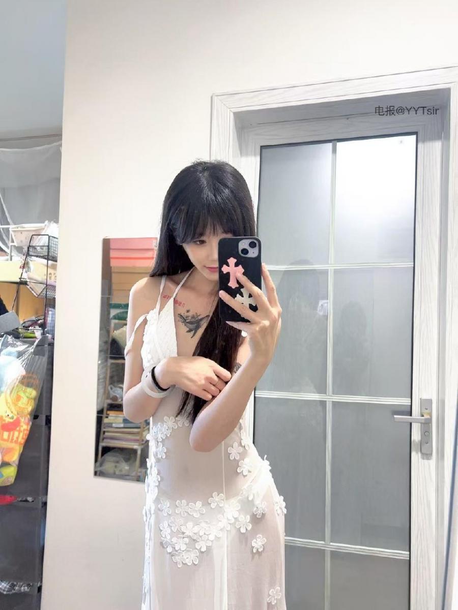 MarkoftheBody 2025-05-06 11:45:10 黑丝嫩足高抬腿🦵怼拍 等待老板回家😧