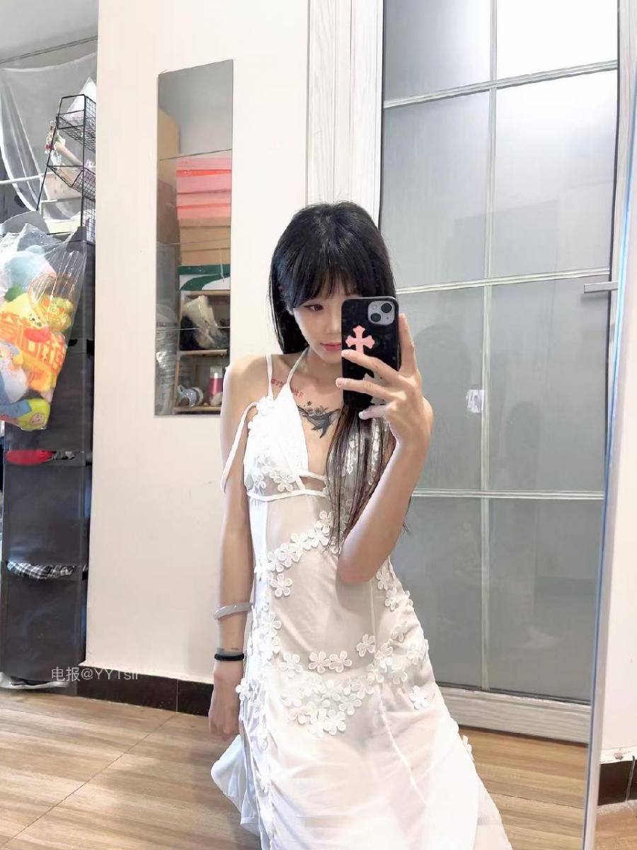 MarkoftheBody 2025-05-06 11:45:10 黑丝嫩足高抬腿🦵怼拍 等待老板回家😧