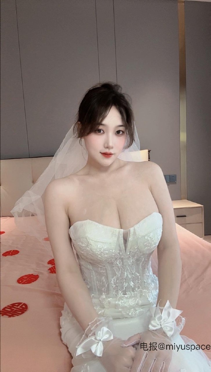 可可西 2025-05-29 22:35:39 婚纱有喜欢的嘛