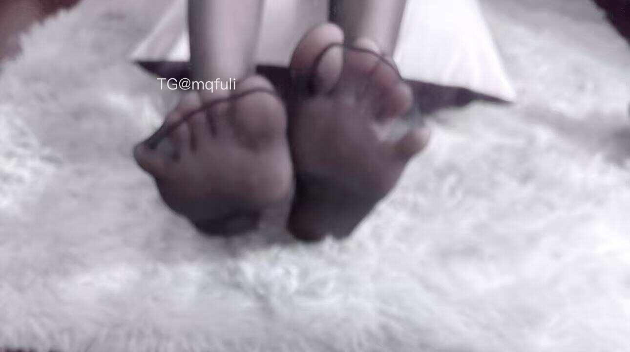 草莓酸奶 2025-05-29 16:02:12 别让生活蹂躏了你的眉目和深情