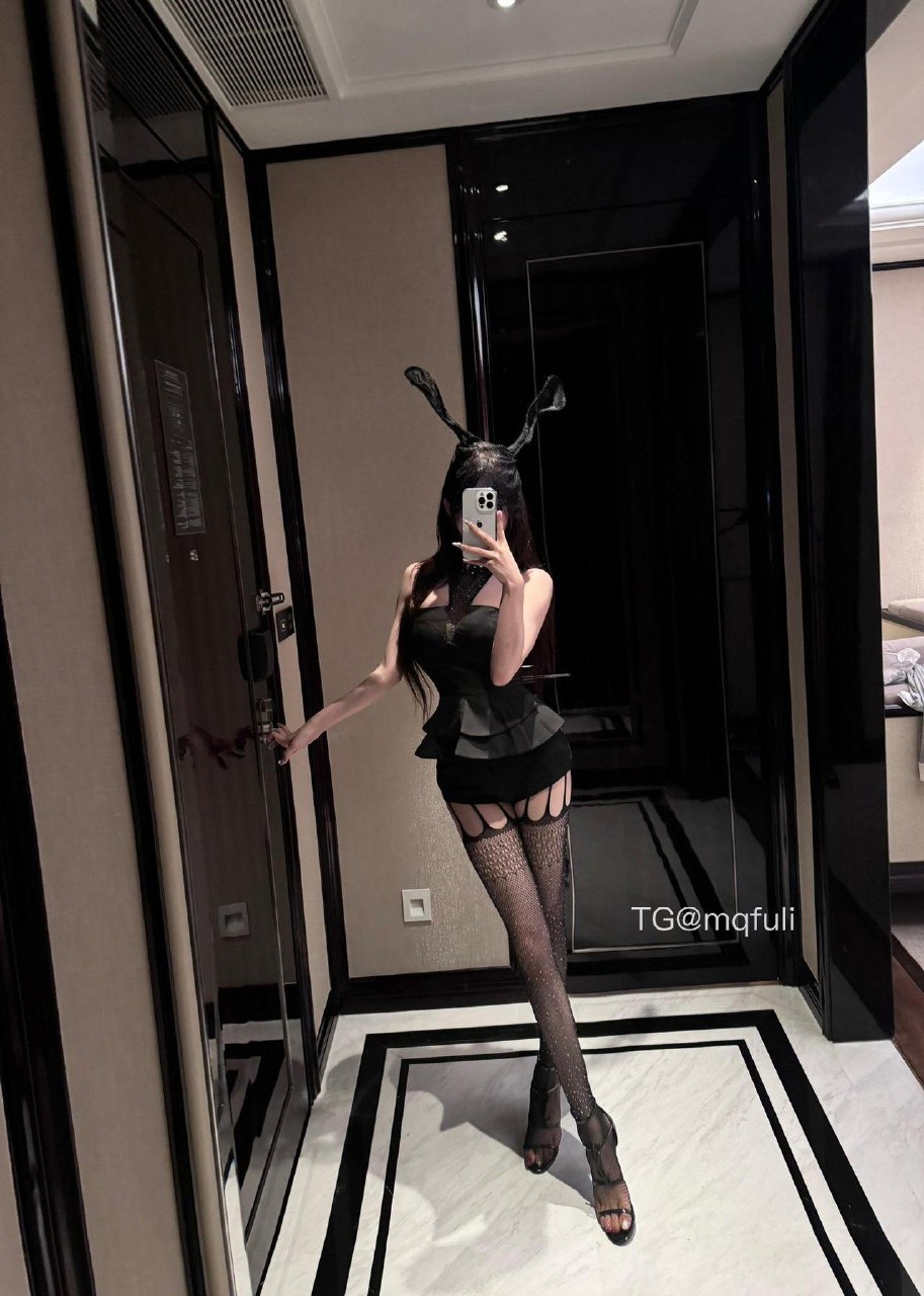 崽崽 2025-05-26 11:18:51 暗黑兔女郎，你会爱上我吗？