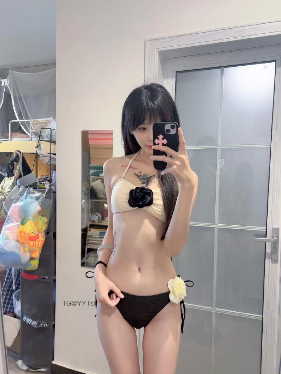 MarkoftheBody 2025-05-06 11:45:10 黑丝嫩足高抬腿🦵怼拍 等待老板回家😧