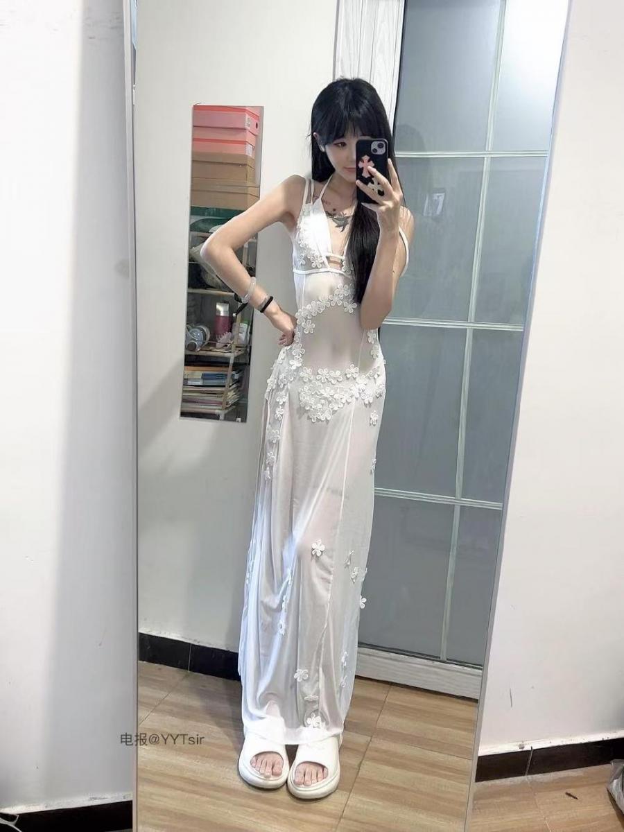 MarkoftheBody 2025-05-06 11:45:10 黑丝嫩足高抬腿🦵怼拍 等待老板回家😧