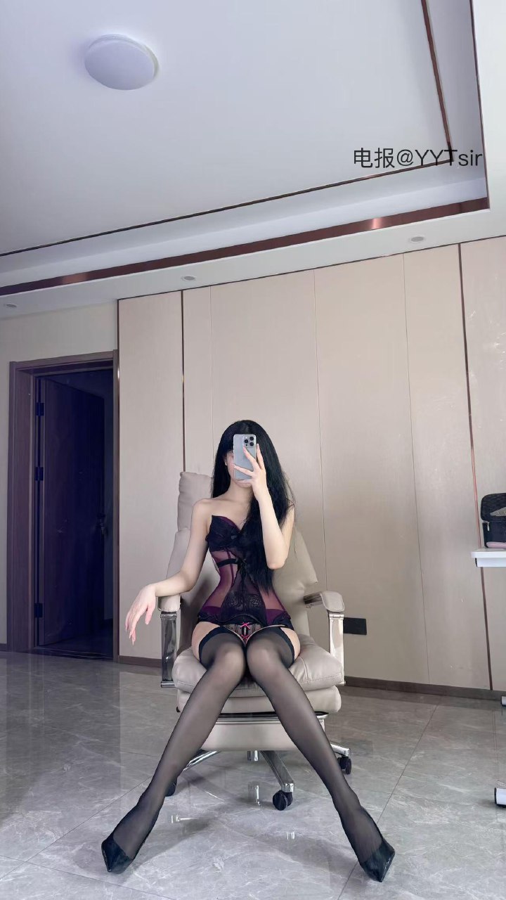 唐十七 2025-05-28 15:01:32 紫色情趣韵味大片x17张😍