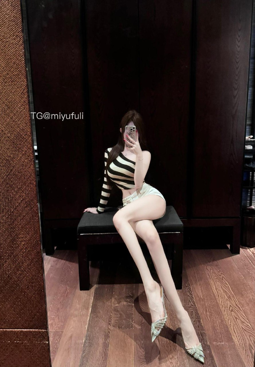 崽崽 2025-05-26 11:29:26 鲜红兔女郎崽崽，哥哥爱不爱