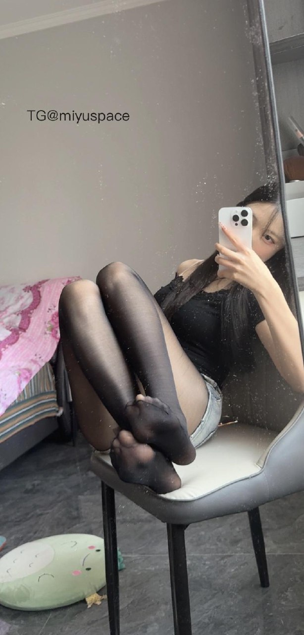 奶洋洋 2025-05-31 14:02:09 夺命长腿➕牛仔黑丝！