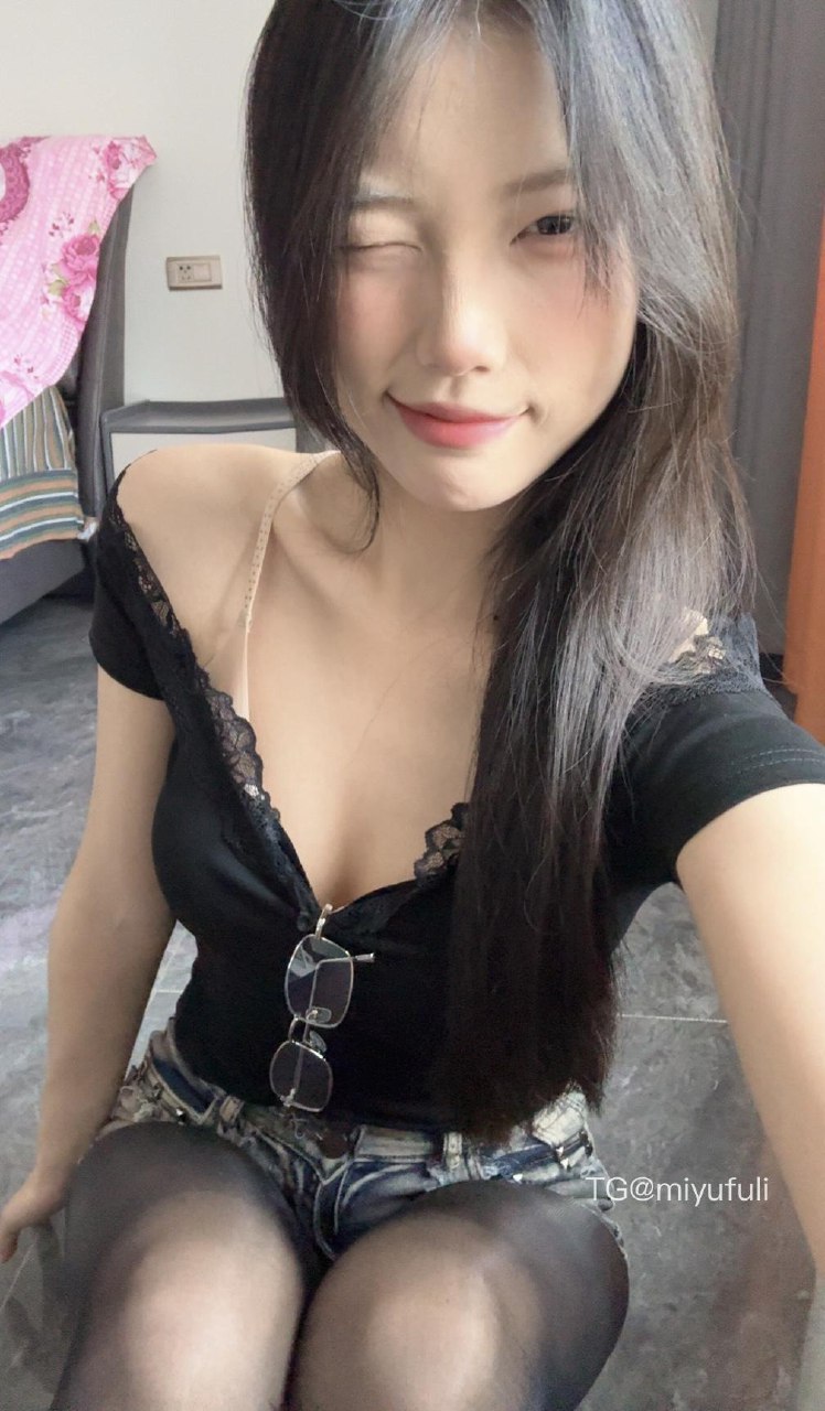 奶洋洋 2025-05-31 14:02:09 夺命长腿➕牛仔黑丝！