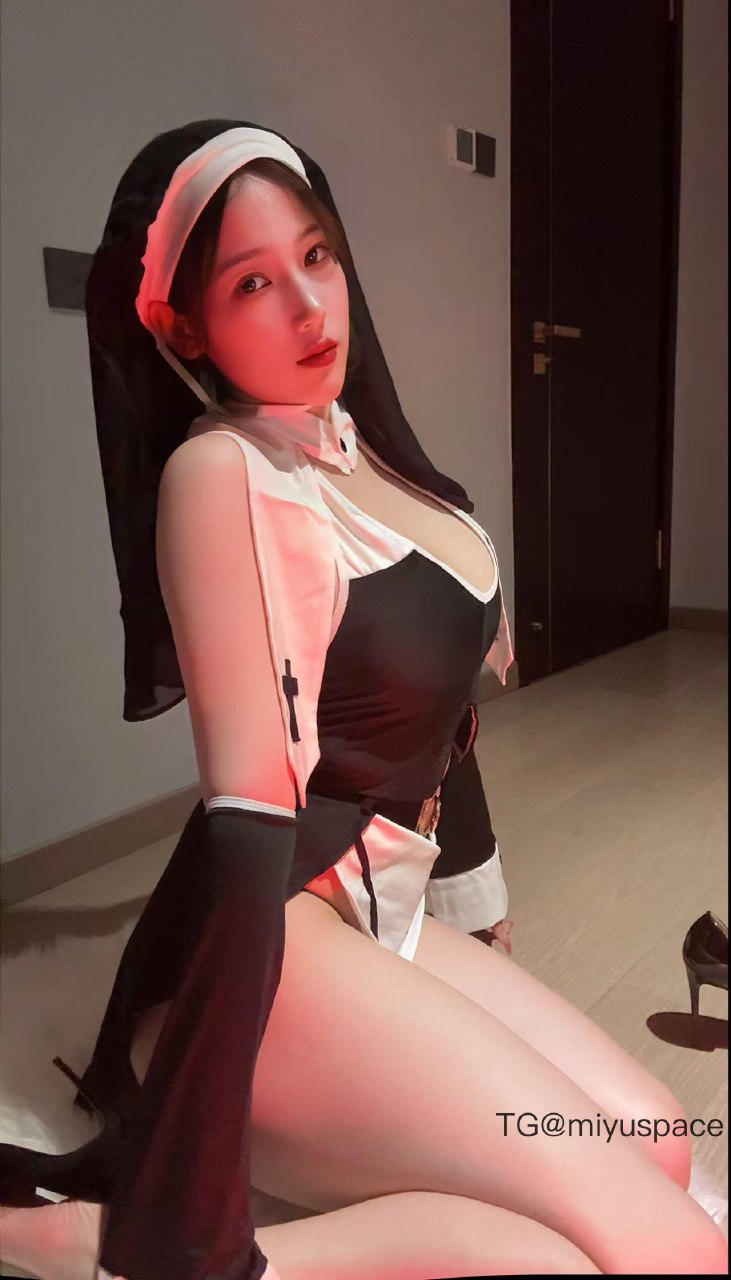 可可西 2025-05-29 13:57:12 13高清大图x暗黑风制服🌹