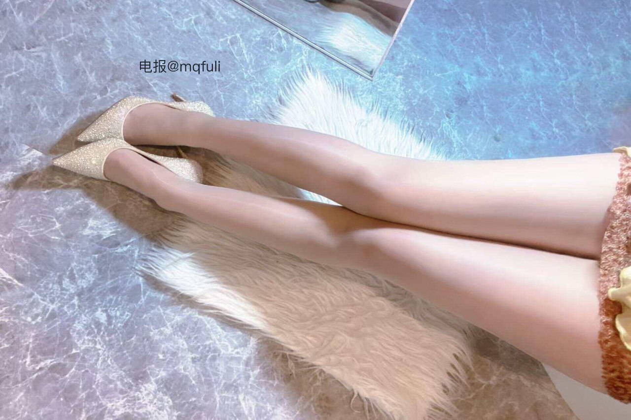 闪蝶 2025-06-18 00:11:14 姐姐怀里怎么会受委屈呢