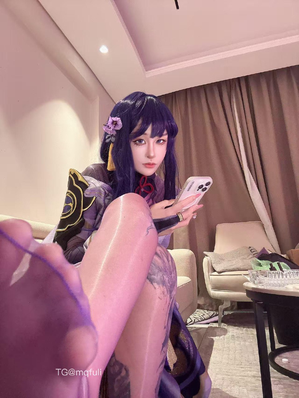 九条南无 2025-06-04 13:45:20 👅脚吧紫色丝袜和不穿都有！更有羞羞🥵姿势