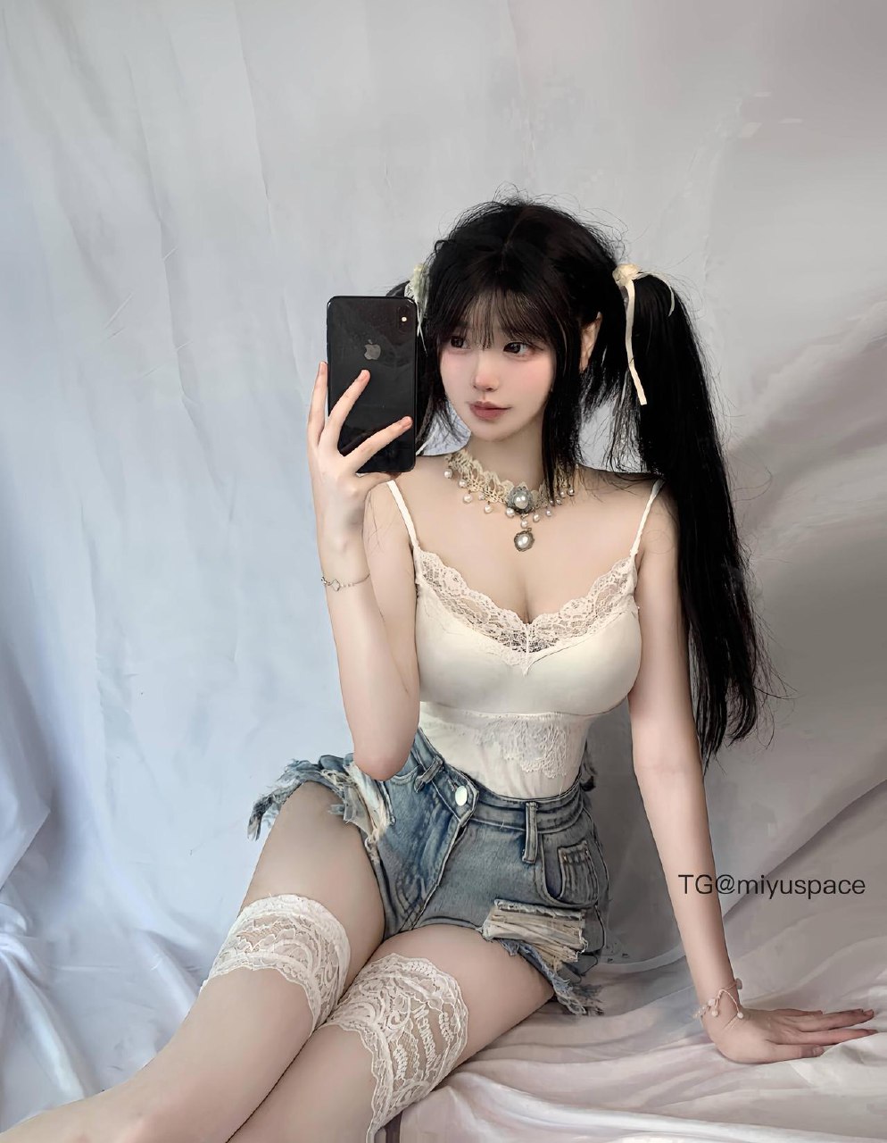 易辞 2025-06-25 02:13:43 性感白丝 这组对镜拍真的高质量