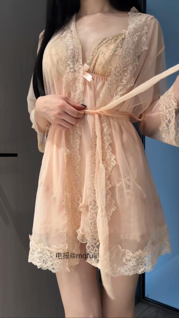 林扣弦 2025-06-12 15:13:49 粉粉嫩嫩的睡衣🤗今天走一下纯欲风😘