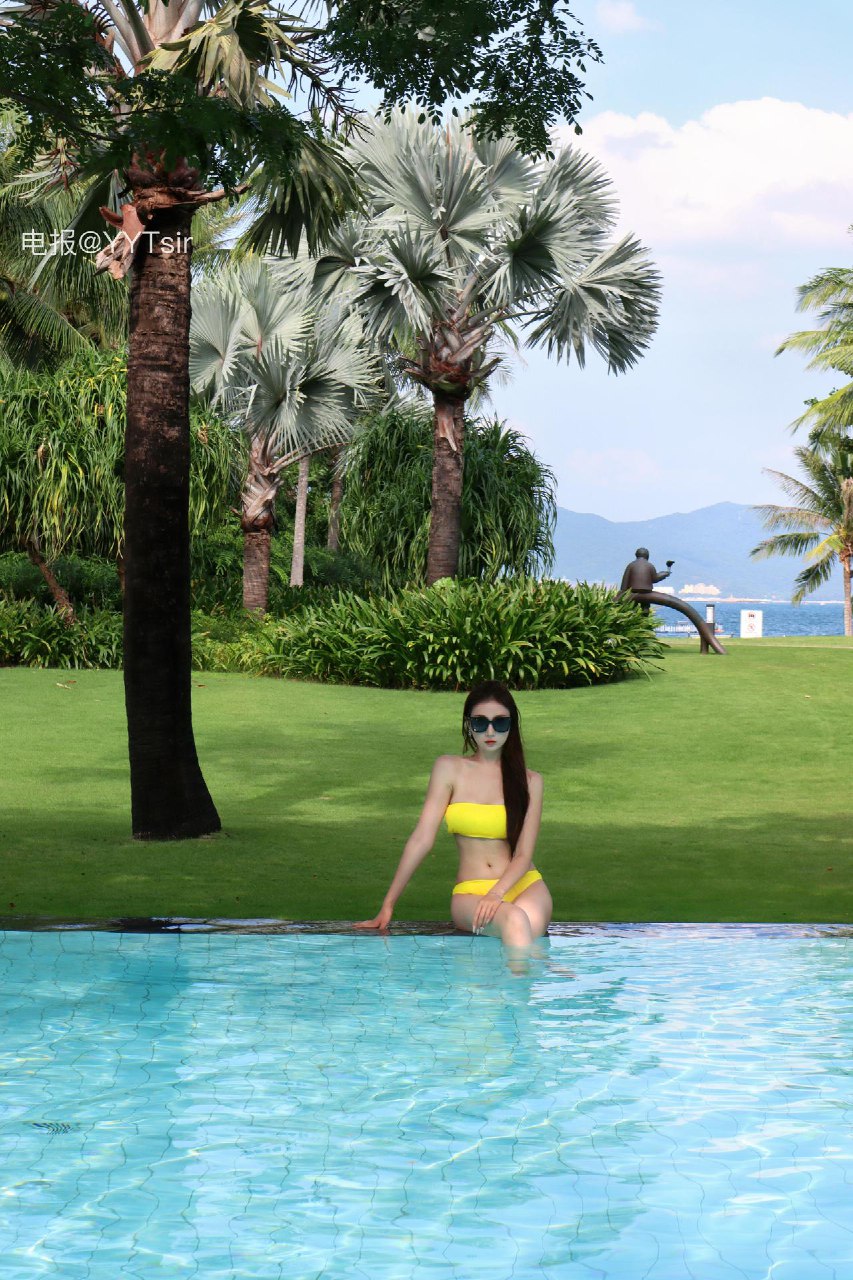 SerenaSs 2025-06-10 16:07:43 八张超清海边套图😘