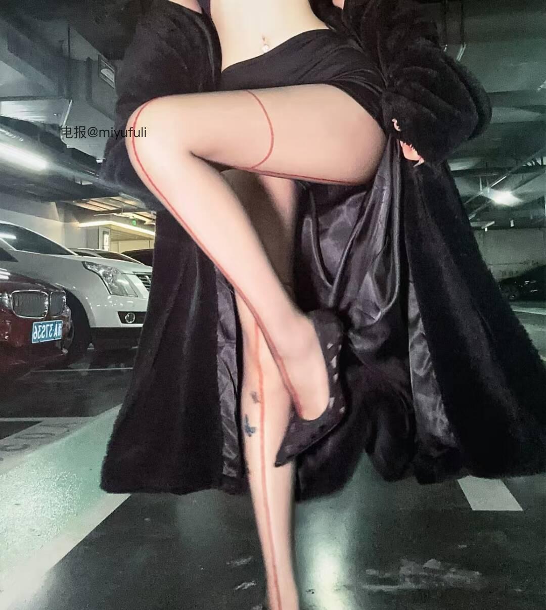 Ada王一霏 2025-06-05 22:11:42 我现在很想你，等一会儿可能会更想