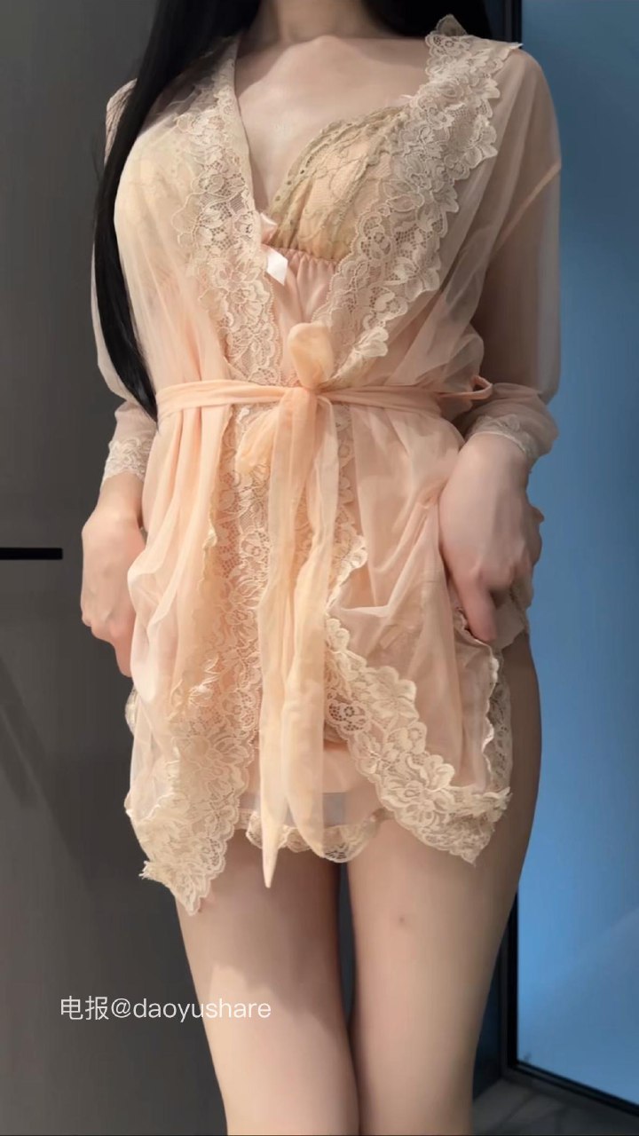 林扣弦 2025-06-12 15:13:49 粉粉嫩嫩的睡衣🤗今天走一下纯欲风😘