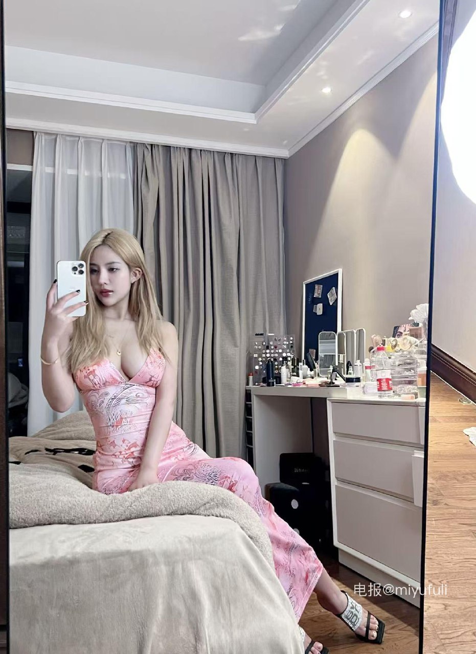 钟意依阳 2025-06-02 12:48:31 妻子的容貌，丈夫的荣耀