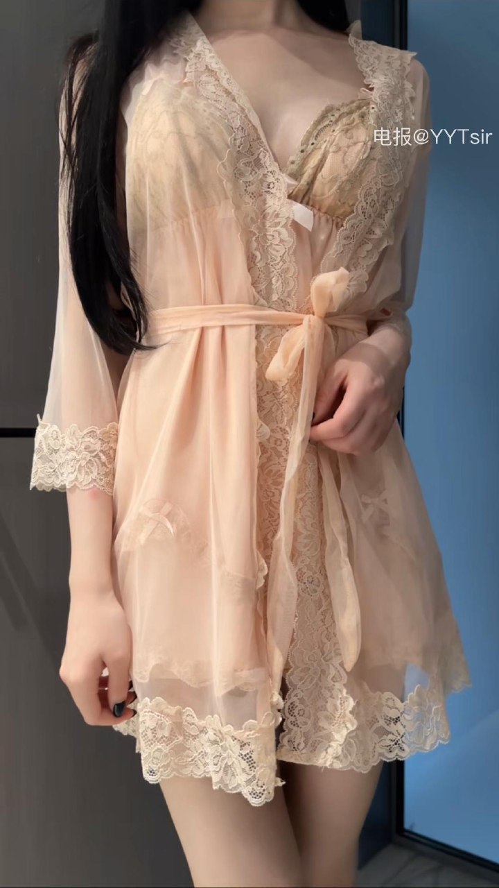 林扣弦 2025-06-12 15:13:49 粉粉嫩嫩的睡衣🤗今天走一下纯欲风😘