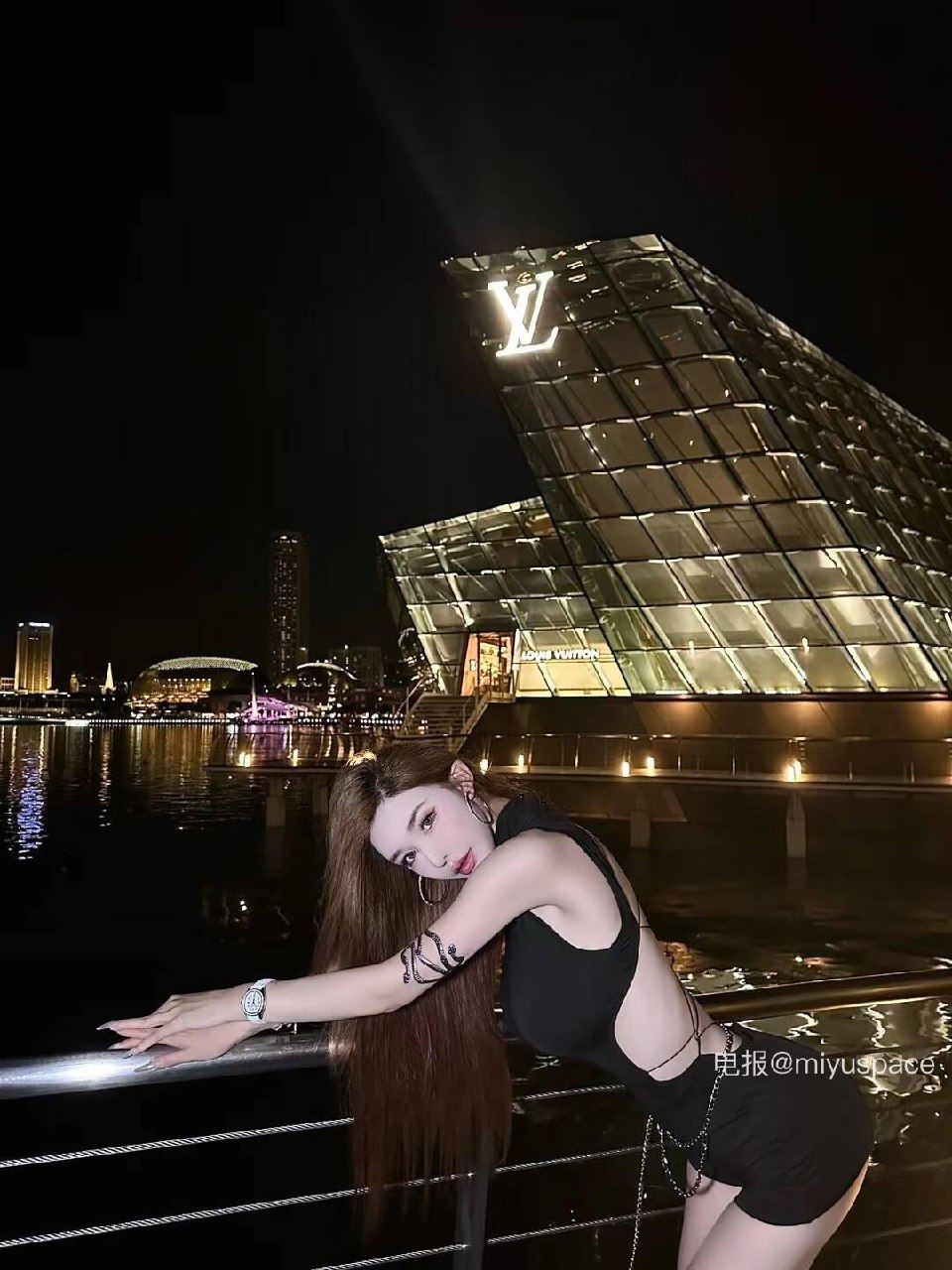 Ada王一霏 2025-06-05 22:12:15 建议你早点喜欢我，免得虚度光阴